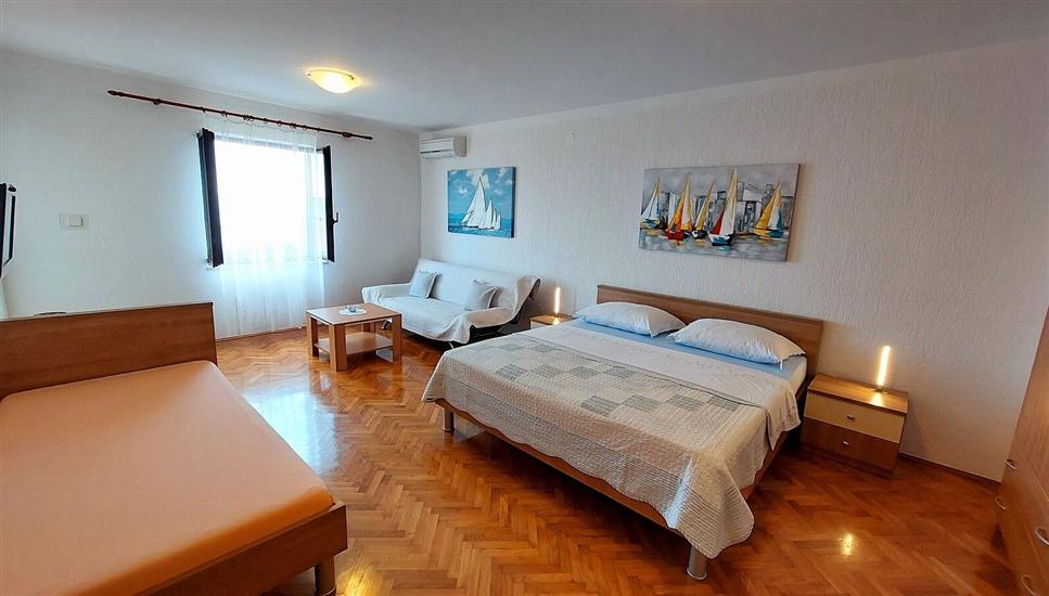 Apartment A5, for 3 persons