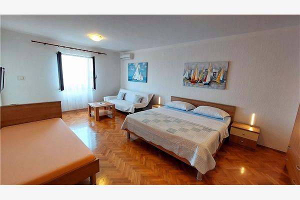 Apartment A5, for 3 persons