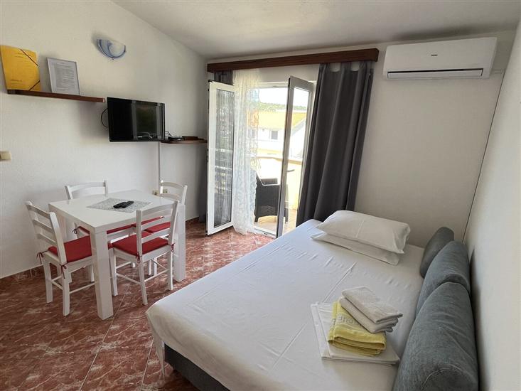 Apartment A2, for 3 persons