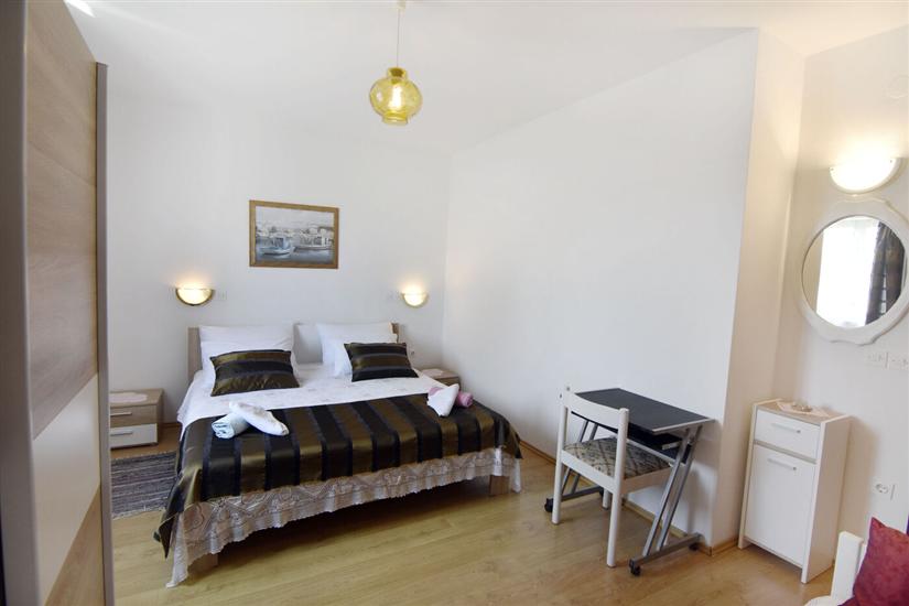 Apartment A1, for 8 persons