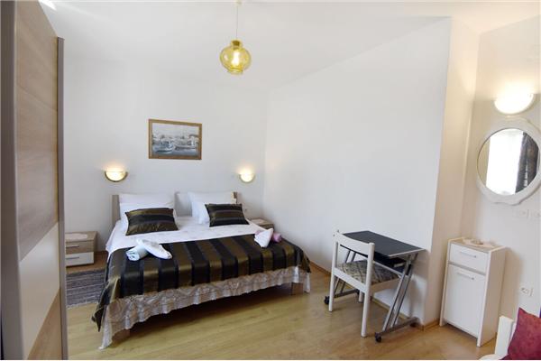Apartment A1, for 8 persons