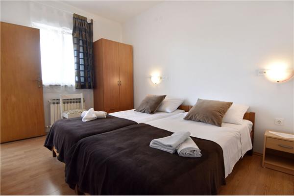 Apartment A1, for 8 persons