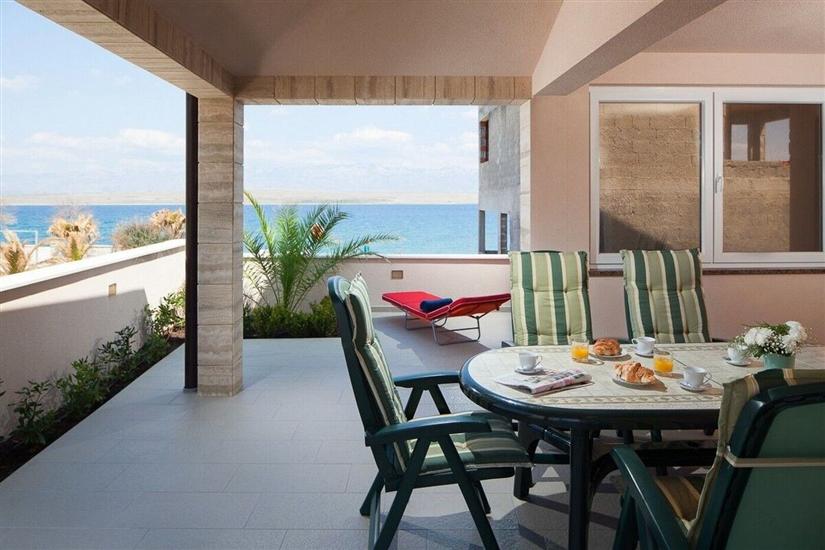 Apartment A1, for 6 persons