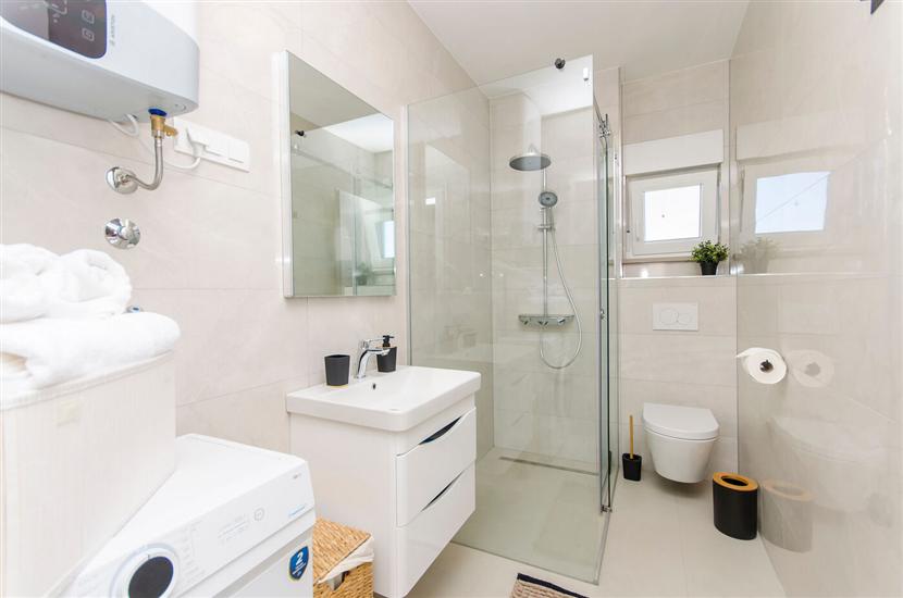 Apartment A2, for 6 persons