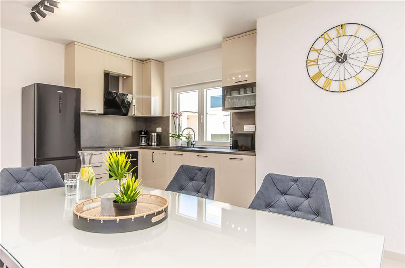 Apartment A2, for 6 persons