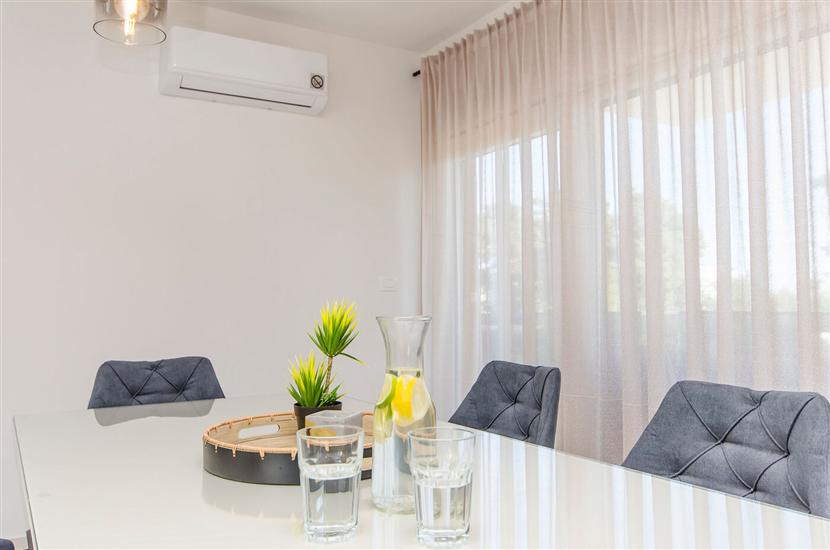 Apartment A2, for 6 persons