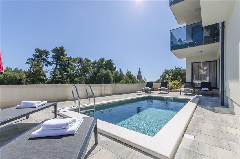 Apartments Luxury Villa V2 with rooftop