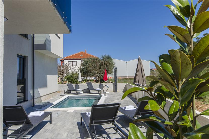 Apartments Luxury Villa V2 with rooftop