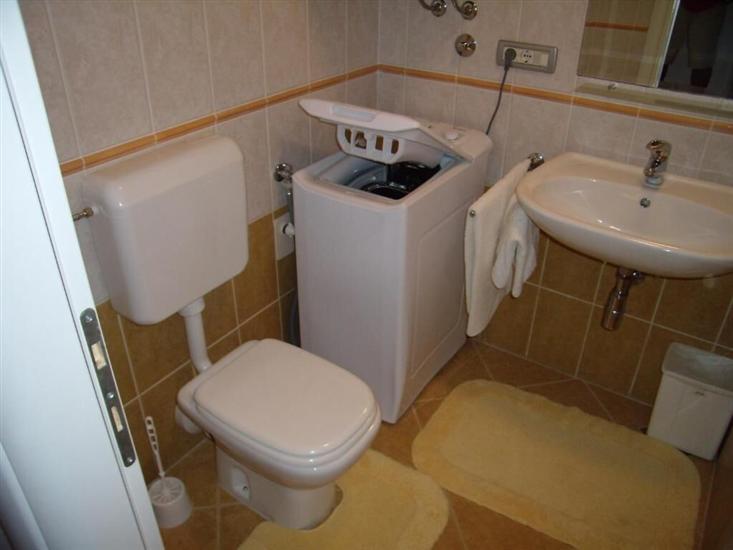 Apartment A1, for 5 persons