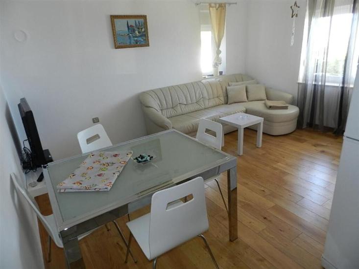 Apartment A1, for 5 persons