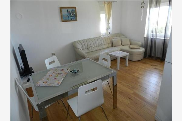 Apartment A1, for 5 persons