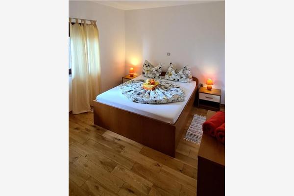 Apartment A1, for 5 persons