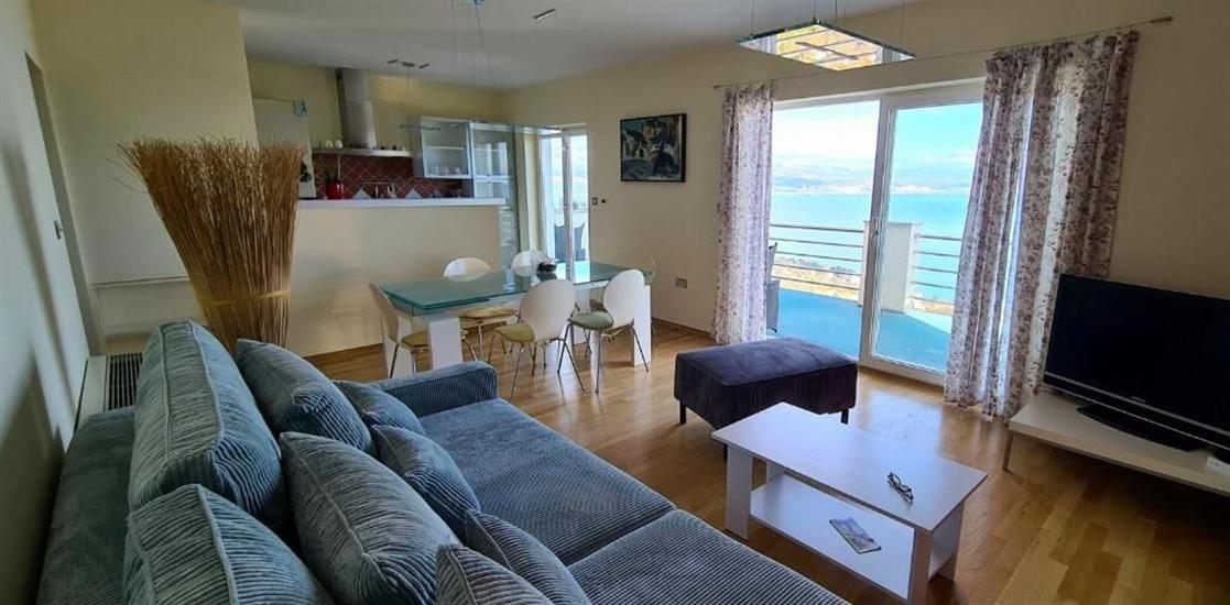 Apartment A2, for 6 persons