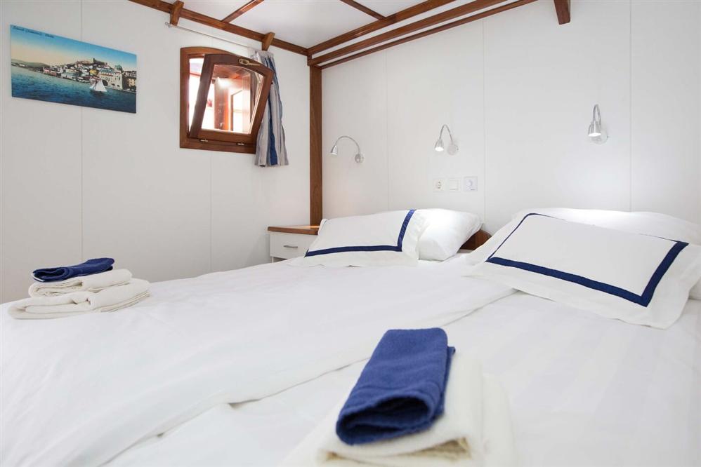 Spl-Cabins-Main-Deck-3