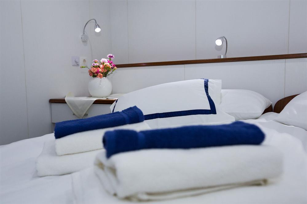 Spl-Cabins-Standard-deck-6