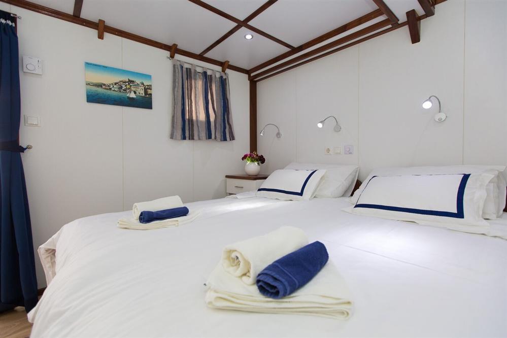 Spl-Cabins-Upper-Deck-2