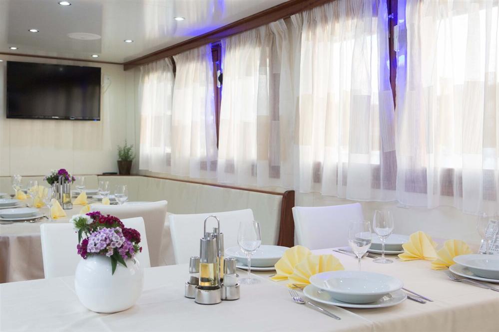 Spl-Restaurant-Lobby-1