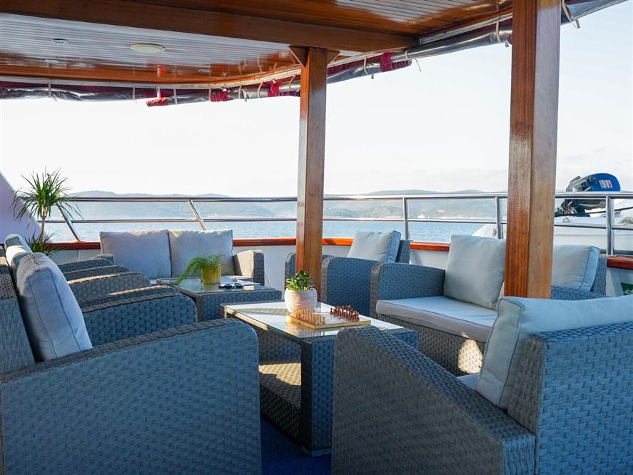 Spl-Restaurant-Lobby-10