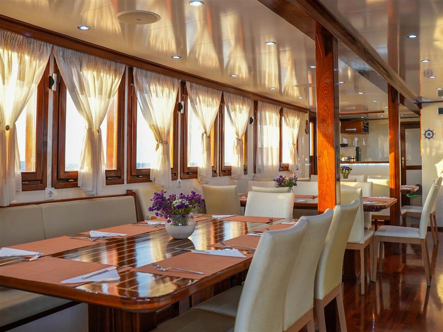 Spl-Restaurant-Lobby-11