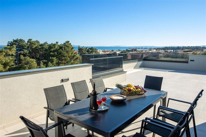 Apartments Villa V2 with rooftop