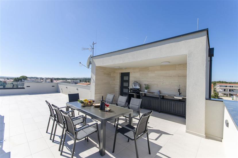 Apartments Luxury Villa V2 with rooftop