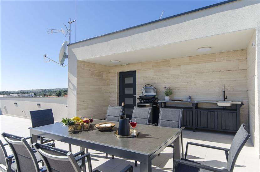 Apartments Villa V2 with rooftop