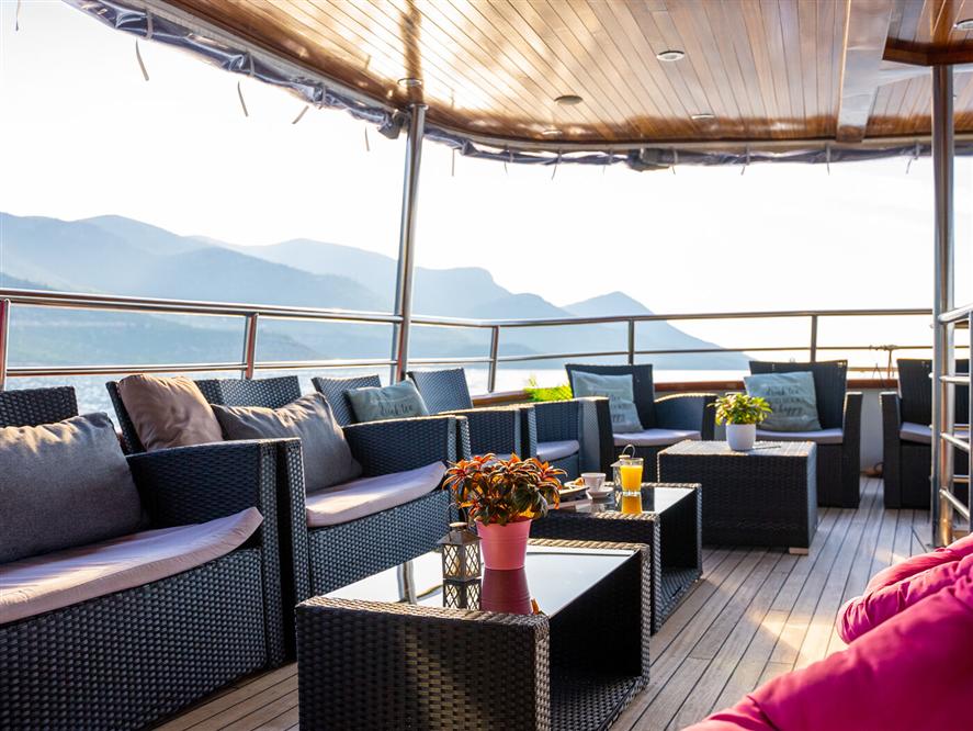 CB-Restaurant-Lobby-1