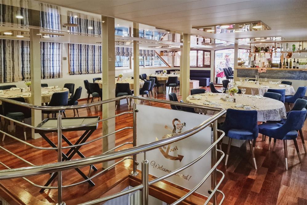 CB-Restaurant-Lobby-7