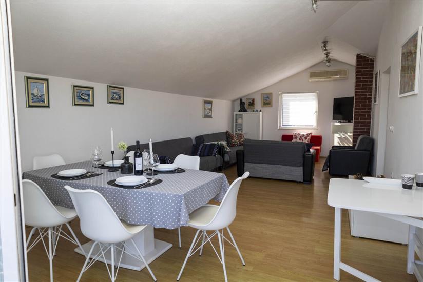 Apartment A3, for 9 persons