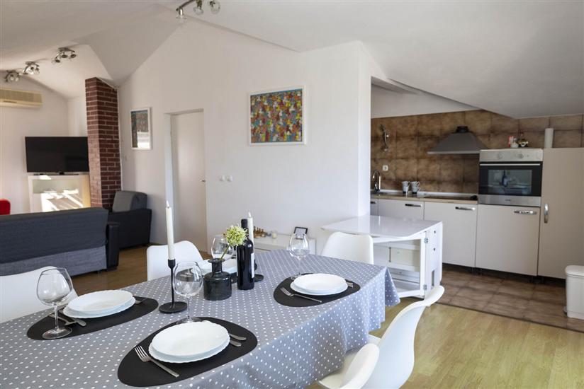 Apartment A3, for 9 persons