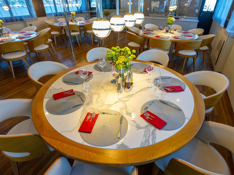 Sum-Restaurant-Lobby-4