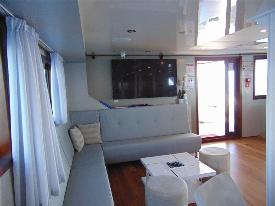 SanS-Restaurant-lobby-33