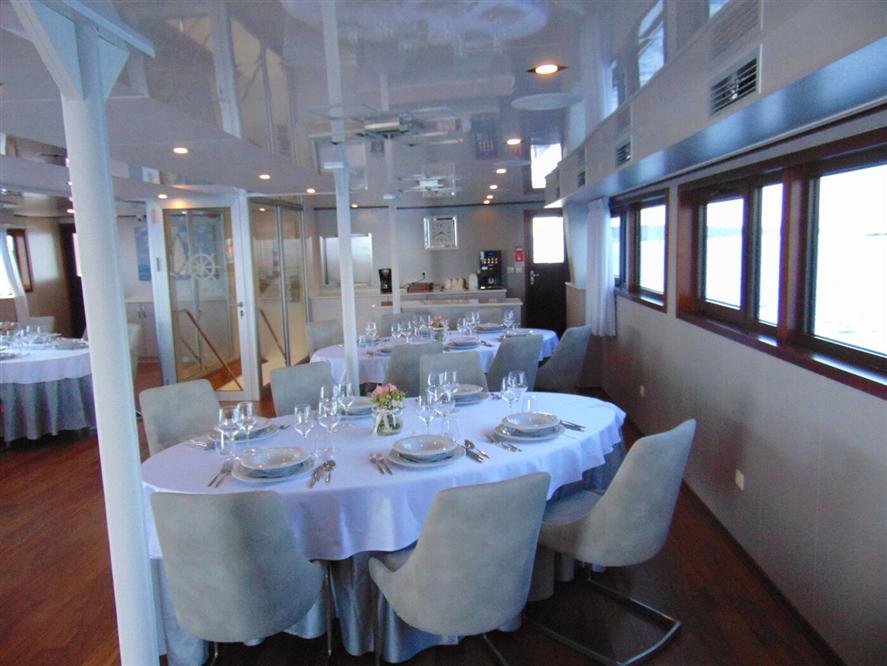 SanS-Restaurant-lobby-35