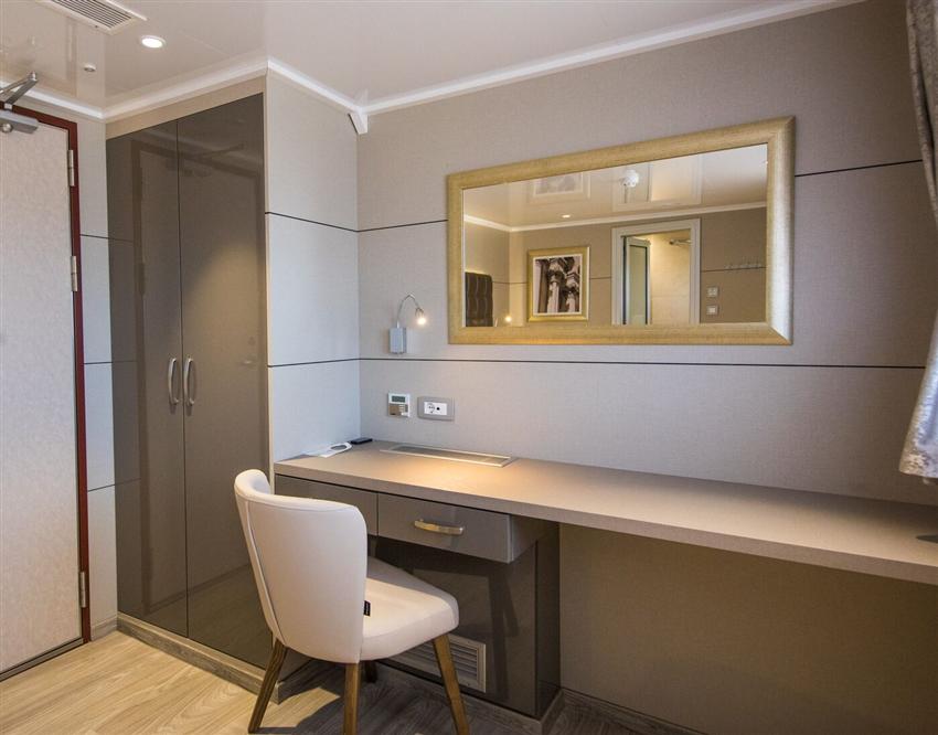 Amb-Cabin-Main-Deck-2