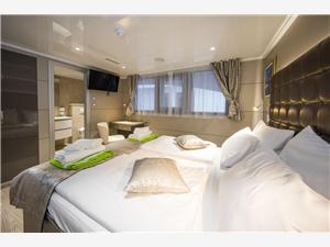 Amb-Cabin-Main-Deck-6