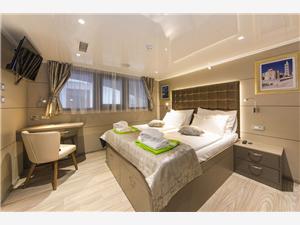 Amb-Cabin-Main-Deck-9