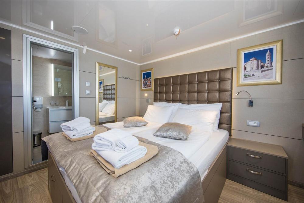 Amb-Cabin-Standard-1