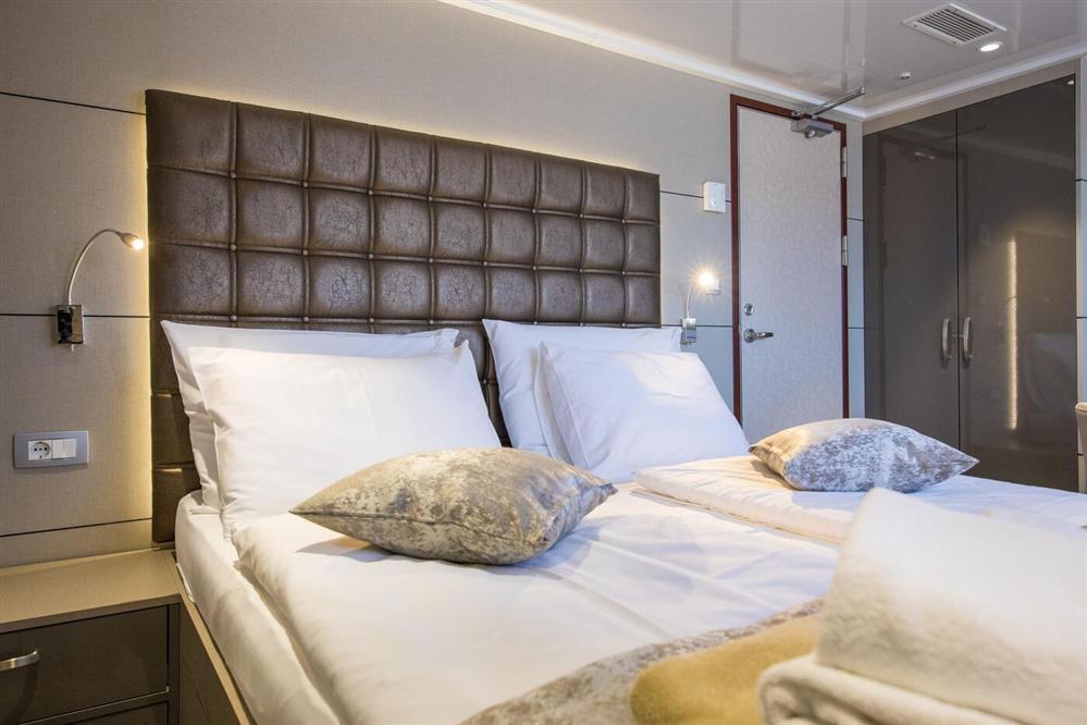 Amb-Cabin-Standard-3