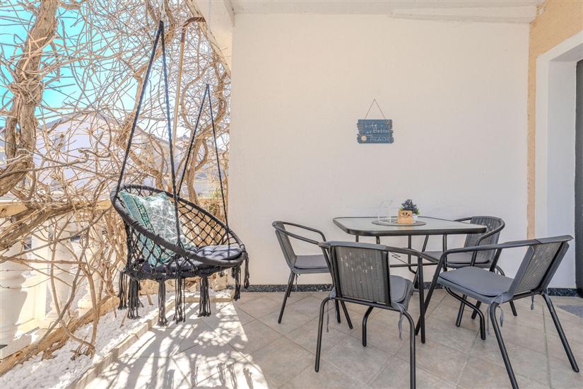 Apartment A1, for 5 persons