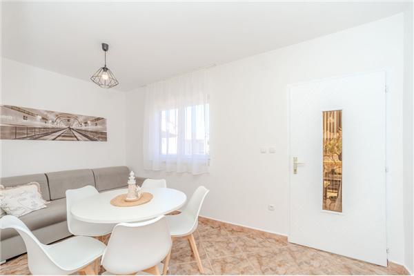 Apartment A1, for 5 persons