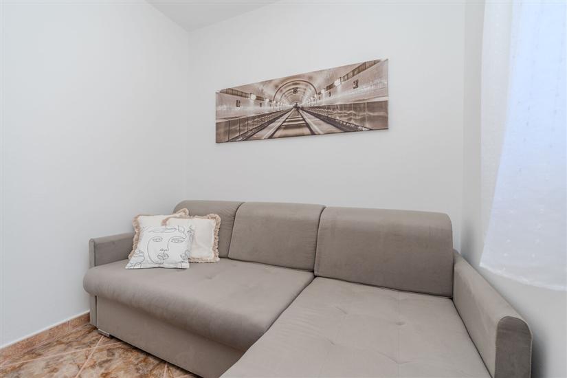 Apartment A1, for 5 persons