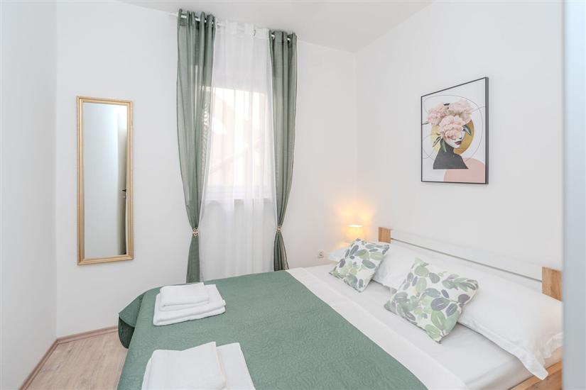 Apartment A1, for 5 persons