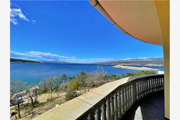 Apartment A1, for 5 persons