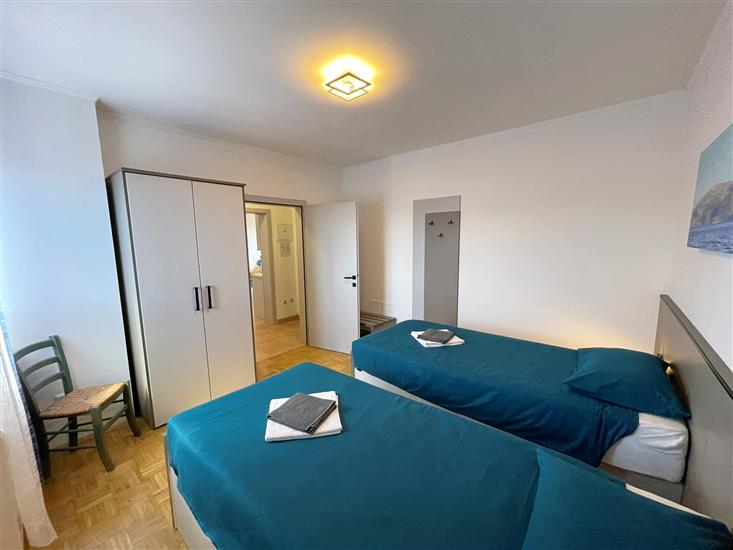 Apartment A1, for 5 persons