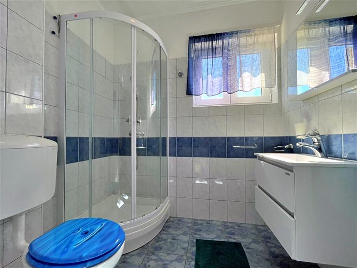 Apartment A1, for 5 persons