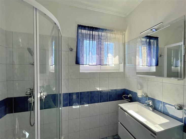 Apartment A1, for 5 persons