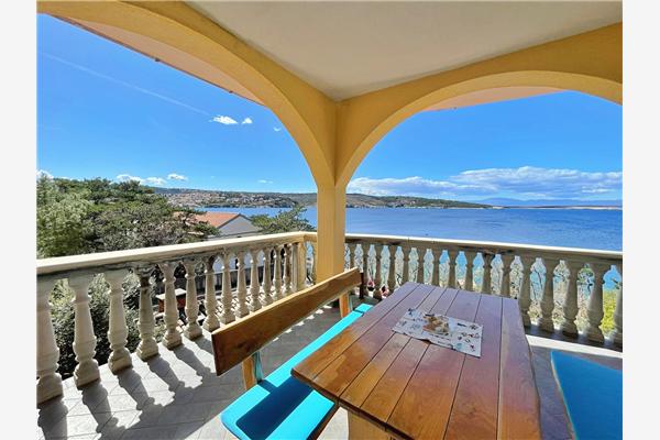 Apartment A1, for 5 persons