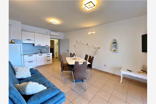 Apartment A1, for 5 persons
