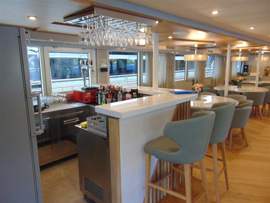 MM2-Restaurant-Lobby-4