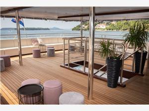 MM2-Restaurant-Lobby-7